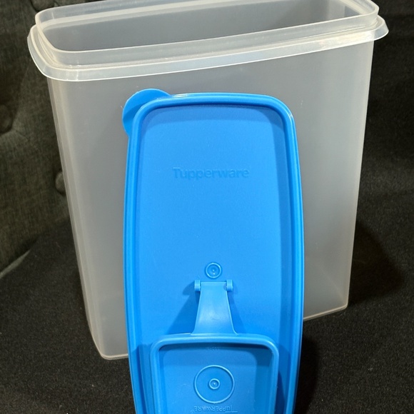 TUPPERWARE Clear Storage Container #1588-2 Blue Lid #7881A-2 & Snap Top #1590-8 - Picture 4 of 7